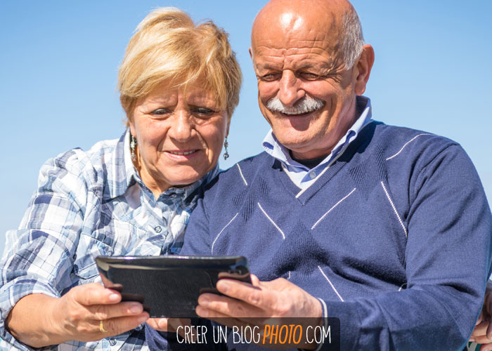 Un Journal bébé en ligne simple à utiliser pour les grands-parents qui peuvent ainsi profiter des photos de bébé